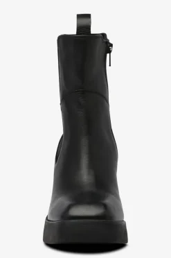 Agnes Cecilia Boots Nora