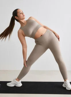 Aim'n Ribbed Seamless Tights