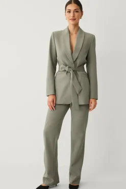 Ellos Collection Blazer med slips og sjalkrage