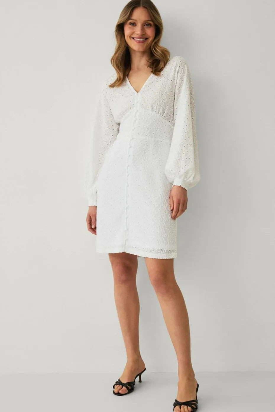 Ellos Collection Hullbrodert kjole