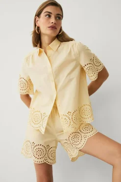 Ellos Collection Shorts med broderie anglaise