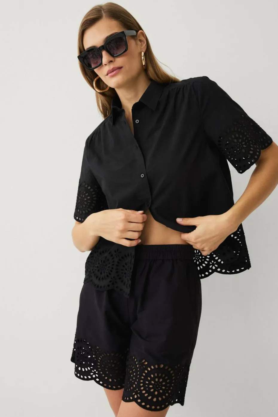 Ellos Collection Shorts med broderie anglaise