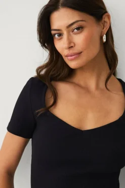 Ellos Collection Topp med hjerteformet hals