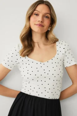 Ellos Collection Topp med hjerteformet hals