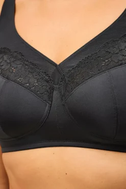 Ellos Plus collection BH med myke blonder og netting