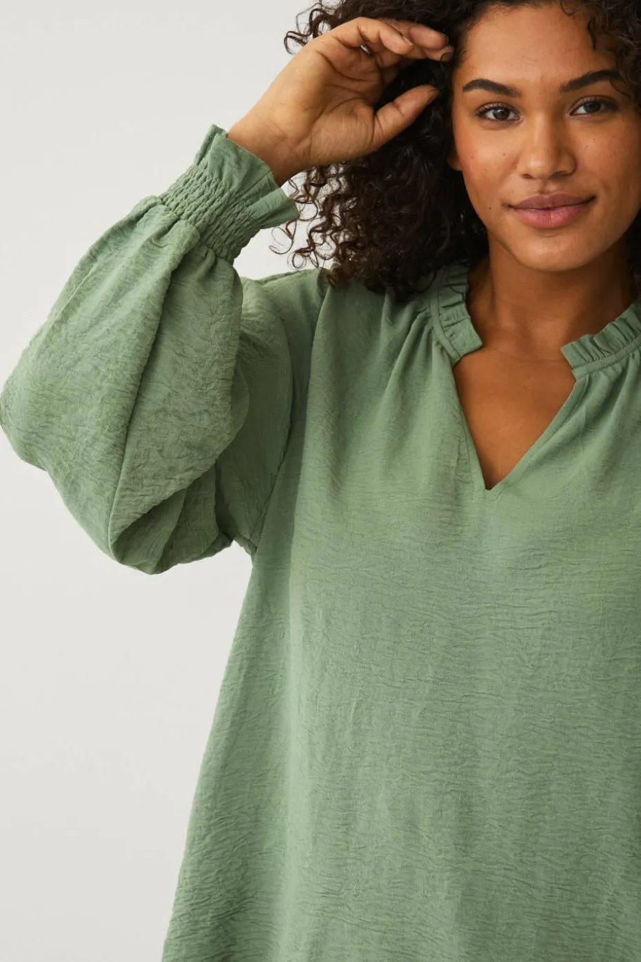 Ellos Plus collection Bluse med v-formet utringning