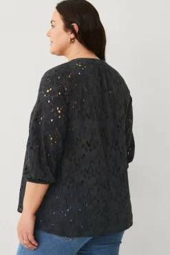 Ellos Plus collection Bluse med hullbroderi