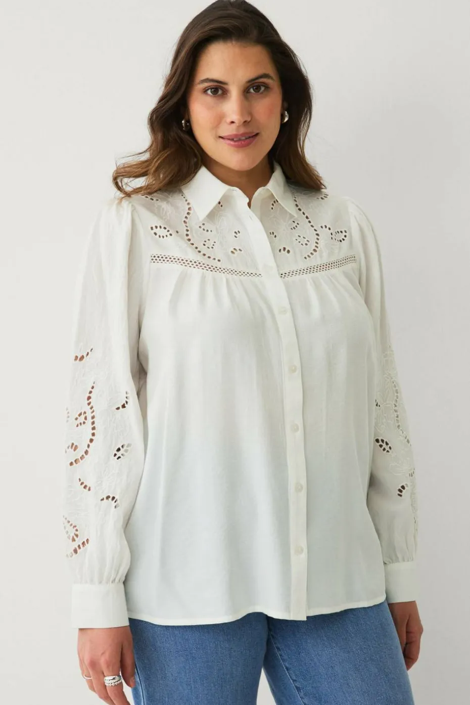 Ellos Plus collection Bluse med hullbroderier