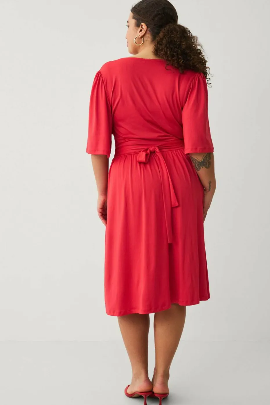 Ellos Plus collection Kjole med v-formet hals