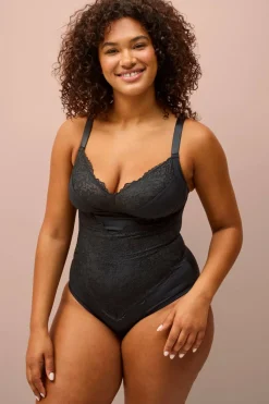 Ellos Plus collection Shapingbody med blondedetaljer - medium support