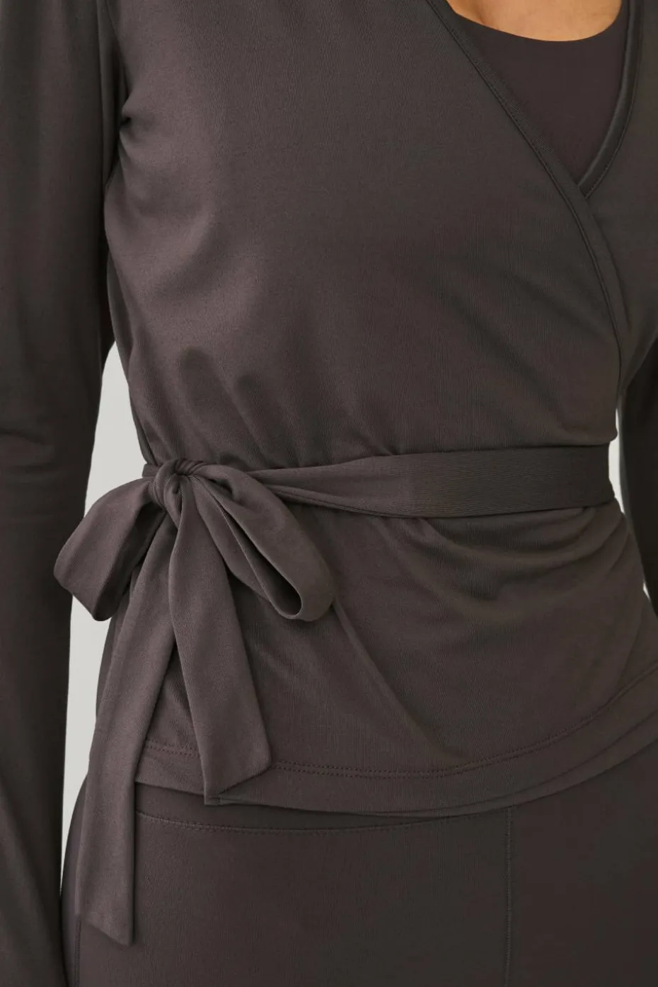 Ellos STUDIO Treningstopp Wrap Top Soft